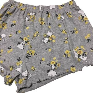 Peanuts Snoopy Floral Gray Shorts